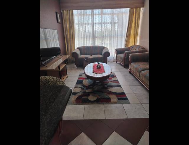 3 BEDROOM APARTMENT FOR SALE IN LENNOXTON